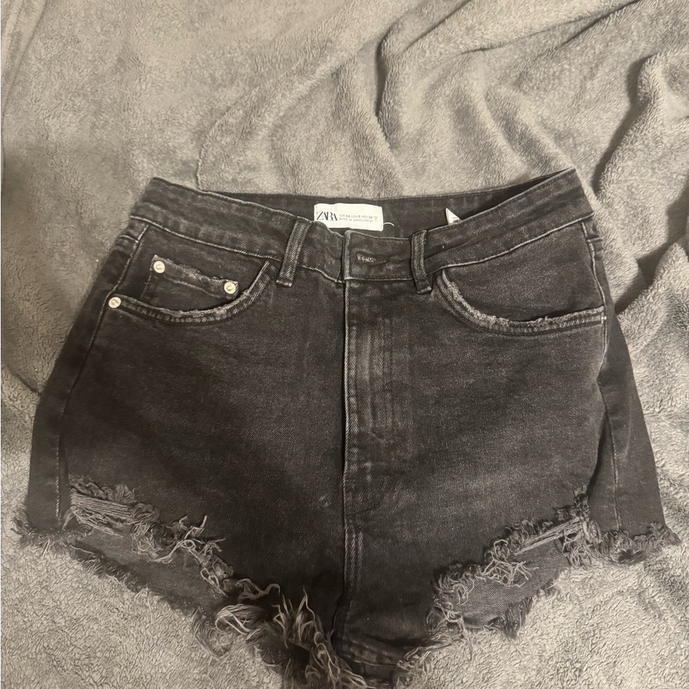 Zara Women's black denim Shorts